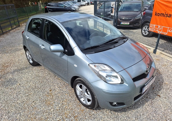Toyota Yaris cena 20900 przebieg: 204000, rok produkcji 2010 z Wronki małe 137
